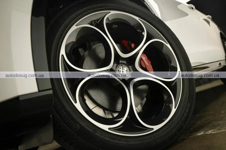 Alfa Romeo Stelvio стрімко втрачає в ціні навіть із мінімальним пробігом