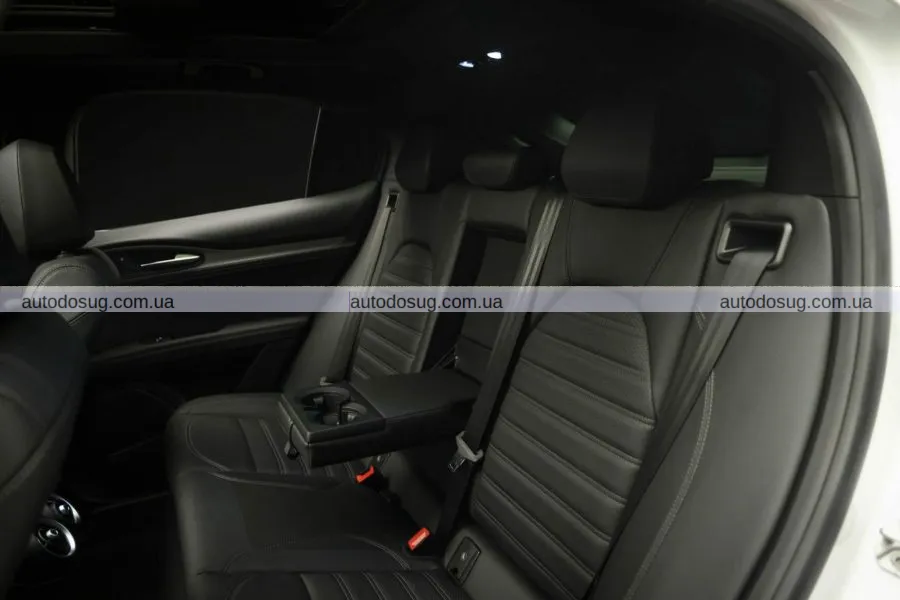 Alfa Romeo Stelvio стрімко втрачає в ціні навіть із мінімальним пробігом