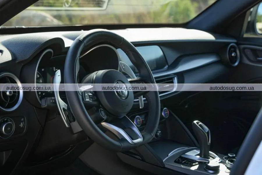 Alfa Romeo Stelvio стрімко втрачає в ціні навіть із мінімальним пробігом