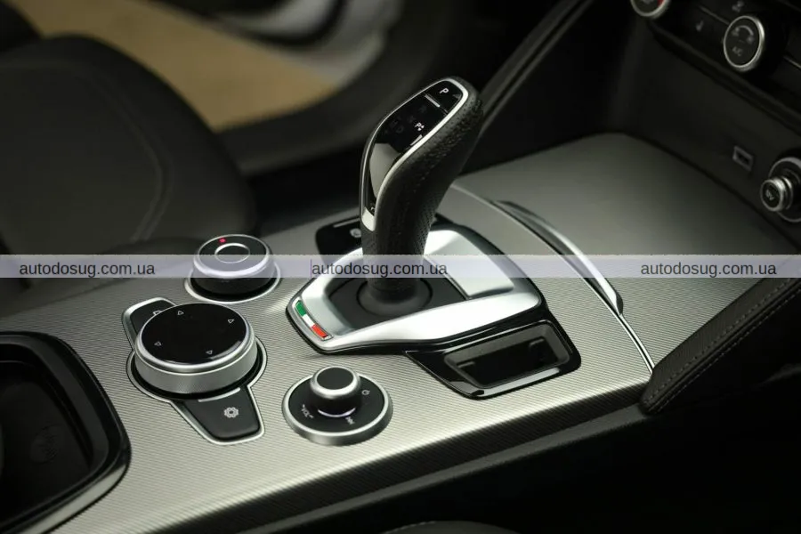 Alfa Romeo Stelvio стрімко втрачає в ціні навіть із мінімальним пробігом