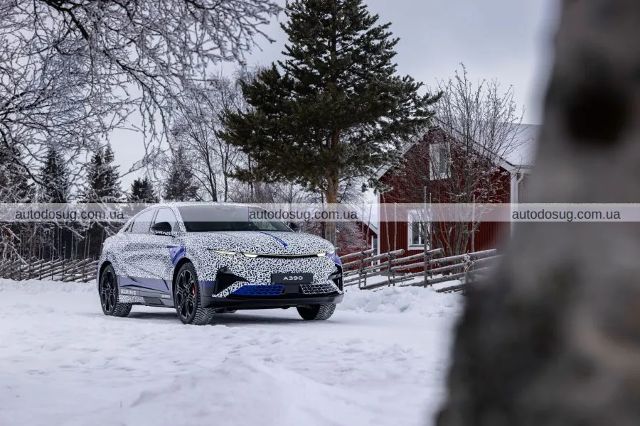 Alpine A390 Fastback: перший погляд на інтер’єр та динаміку