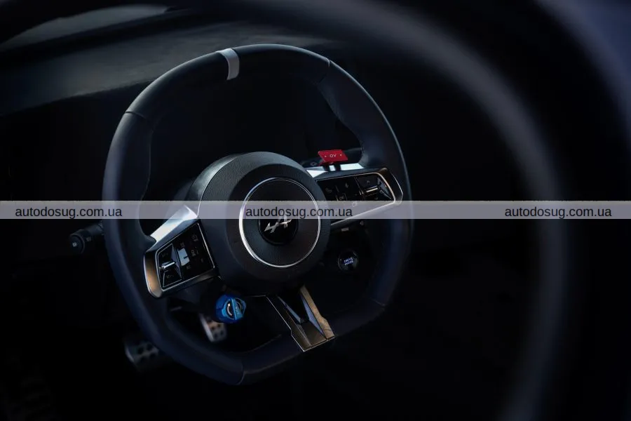 Alpine A390 Fastback: перший погляд на інтер’єр та динаміку