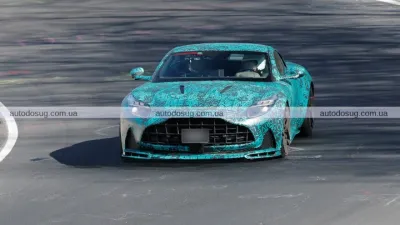 Aston Martin готує до випуску потужний DB12 AMR