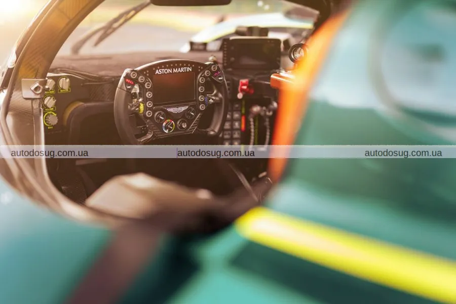 Aston Martin презентує гіперкар, який зможуть придбати лише 10 обраних