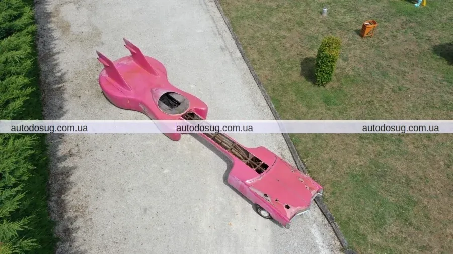 Автомобіль-гітара Елвіса шукає нового власника у Франції