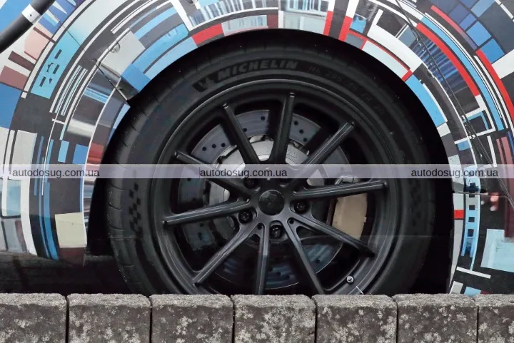 BMW показує, скільки важить його електричне M3