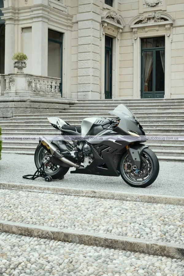 BMW презентує Concept RR: легкий супербайк нового покоління