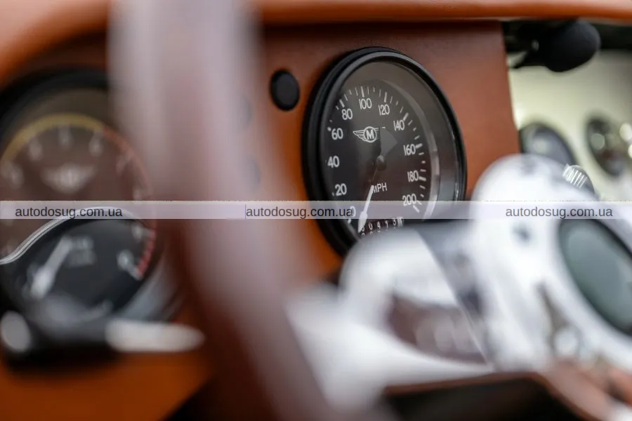 Британські майстри створили Jaguar E-Type, яким він мав бути