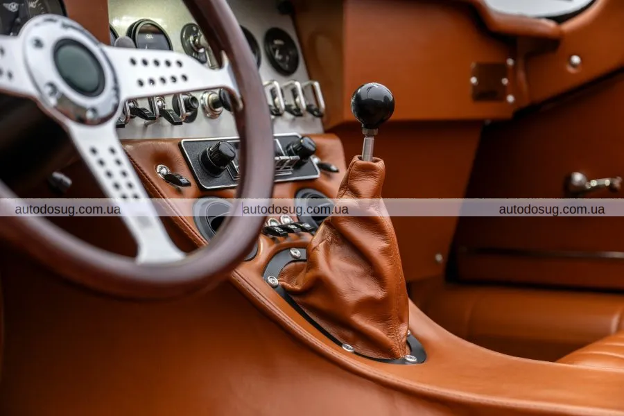 Британські майстри створили Jaguar E-Type, яким він мав бути