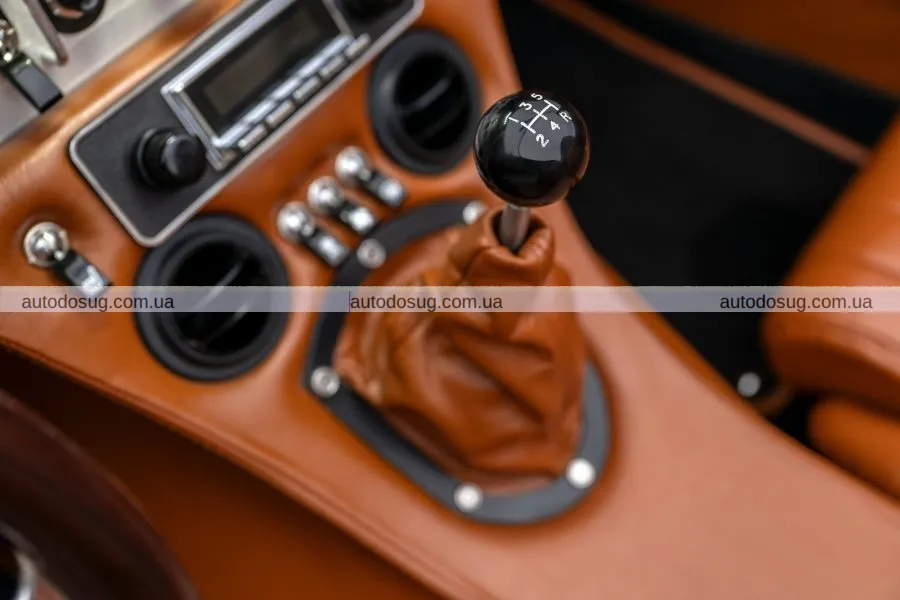 Британські майстри створили Jaguar E-Type, яким він мав бути