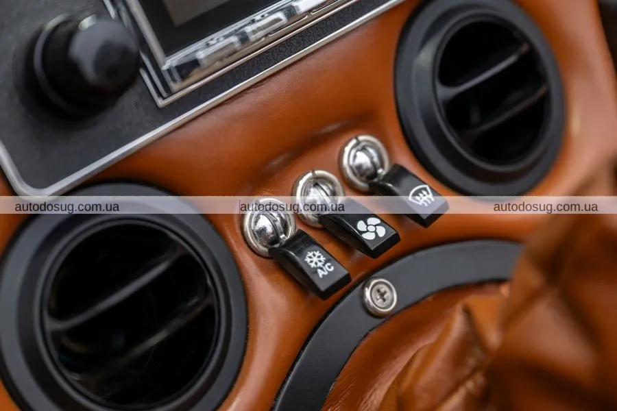 Британські майстри створили Jaguar E-Type, яким він мав бути