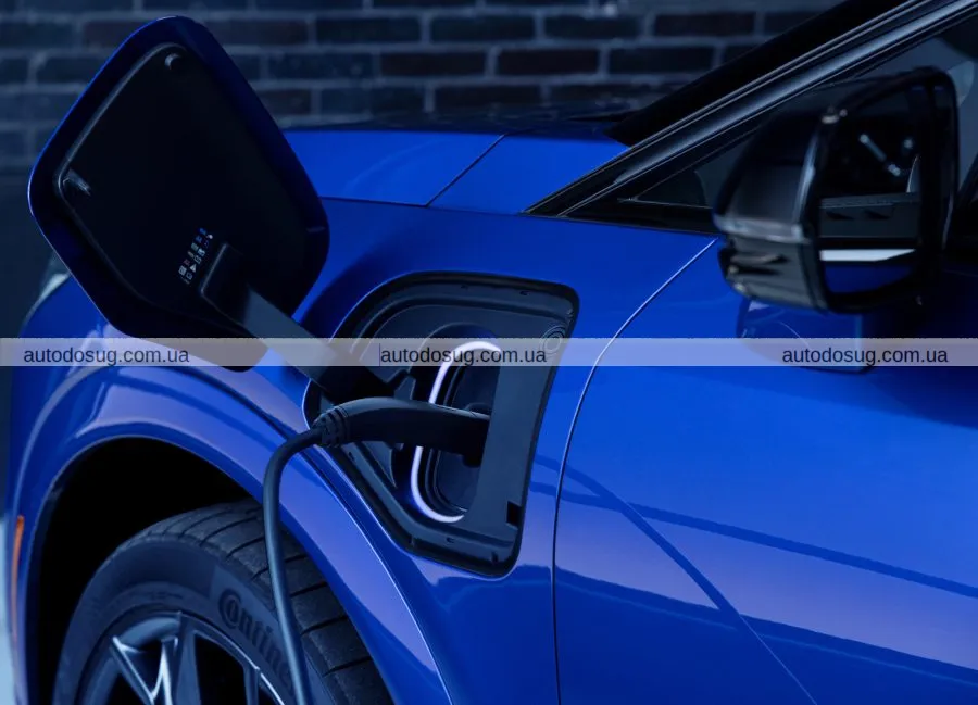 Cadillac презентує потужний електрокросовер Optiq V із режимом дрифту