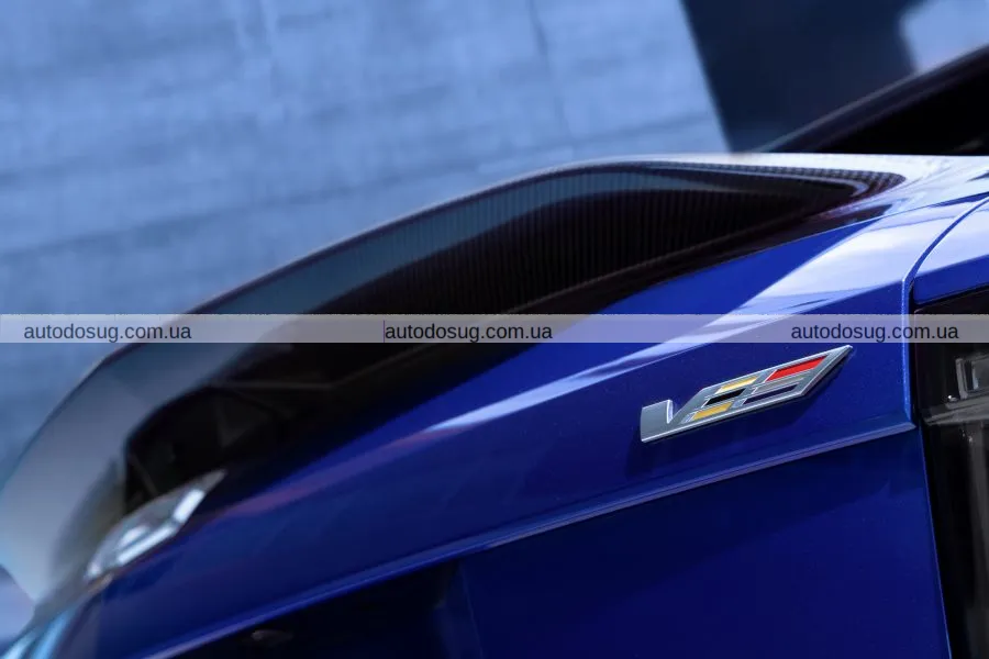 Cadillac презентує потужний електрокросовер Optiq V із режимом дрифту