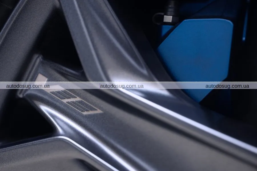 Cadillac презентує потужний електрокросовер Optiq V із режимом дрифту