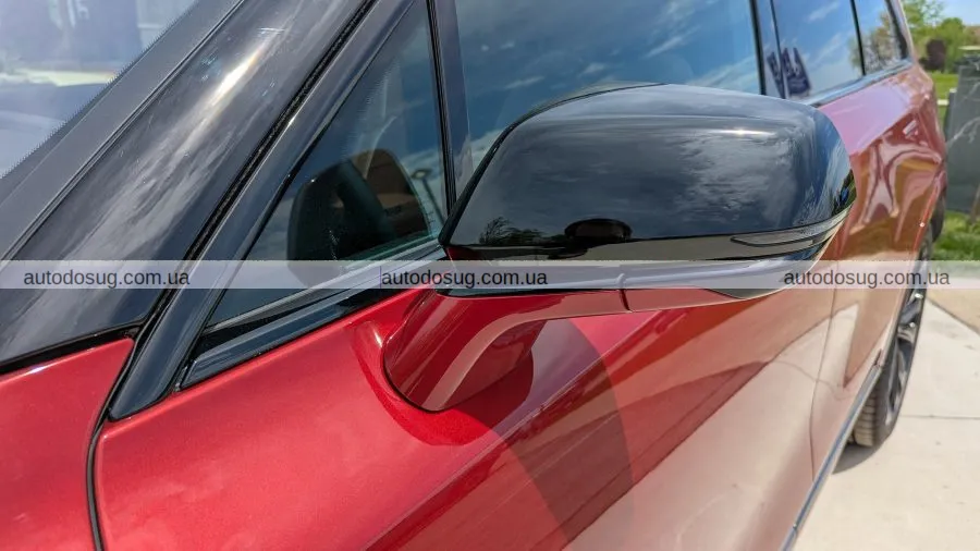 Cadillac презентує Vistiq: новий електричний SUV з трьома рядами сидінь