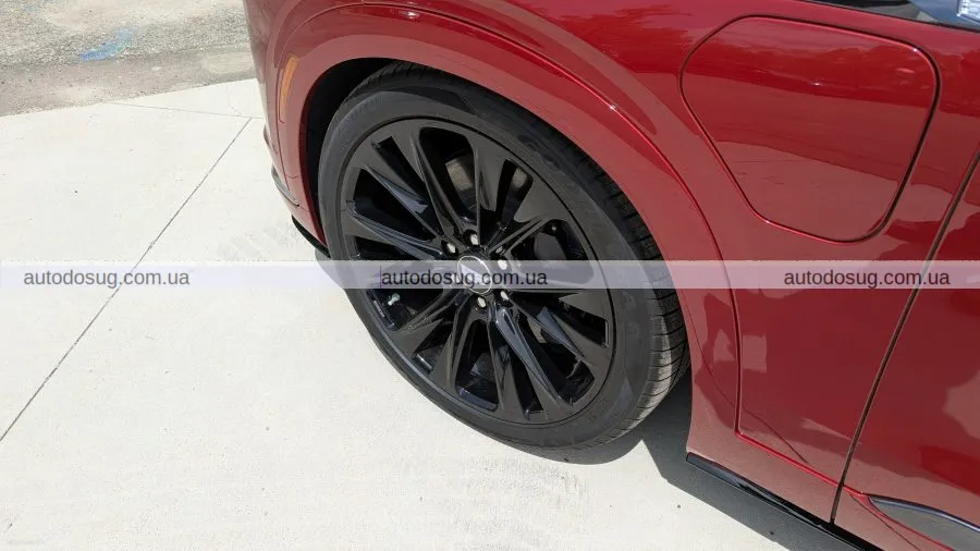 Cadillac презентує Vistiq: новий електричний SUV з трьома рядами сидінь