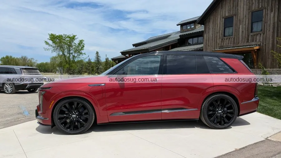 Cadillac презентує Vistiq: новий електричний SUV з трьома рядами сидінь
