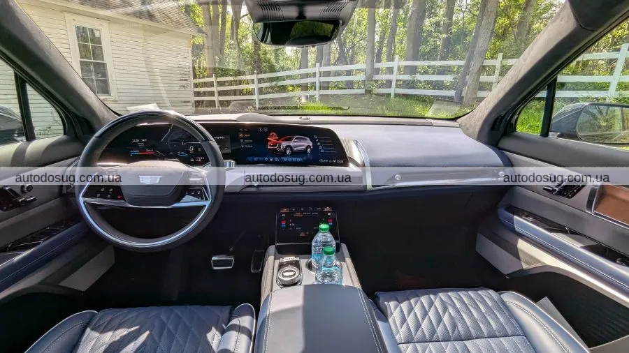 Cadillac презентує Vistiq: новий електричний SUV з трьома рядами сидінь