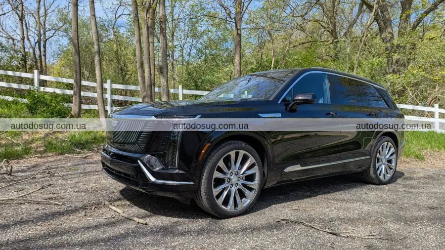 Cadillac презентує Vistiq: новий електричний SUV з трьома рядами сидінь