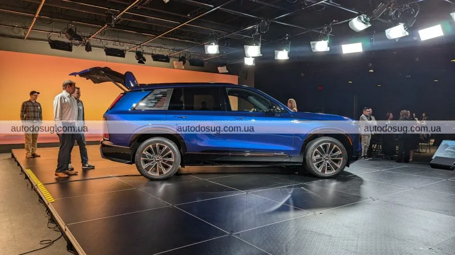 Cadillac вже пропонує знижки на електричний Vistiq 2026 року