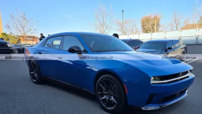 Dodge Charger Daytona EV дебютував у чотиридверному виконанні в Каліфорнії