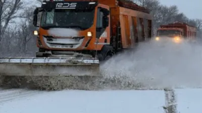 Дорожні служби Харківщини працюють у посиленому режимі через снігопад
