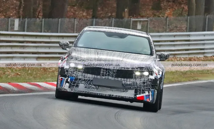 Електричний BMW M3 2028 року на кільці