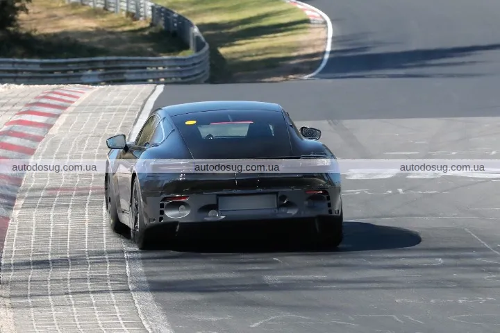 Електричний Porsche Cayman EV наступає на п’яти класичному бензиновому спорткару