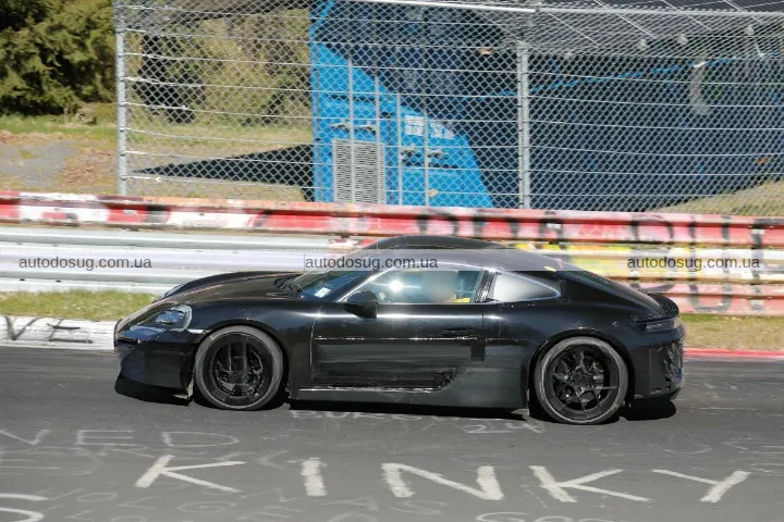 Електричний Porsche Cayman EV наступає на п’яти класичному бензиновому спорткару