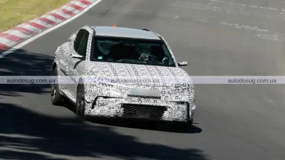 Genesis GV60 Magma виходить на трек і кидає виклик Porsche 911 GT3 RS