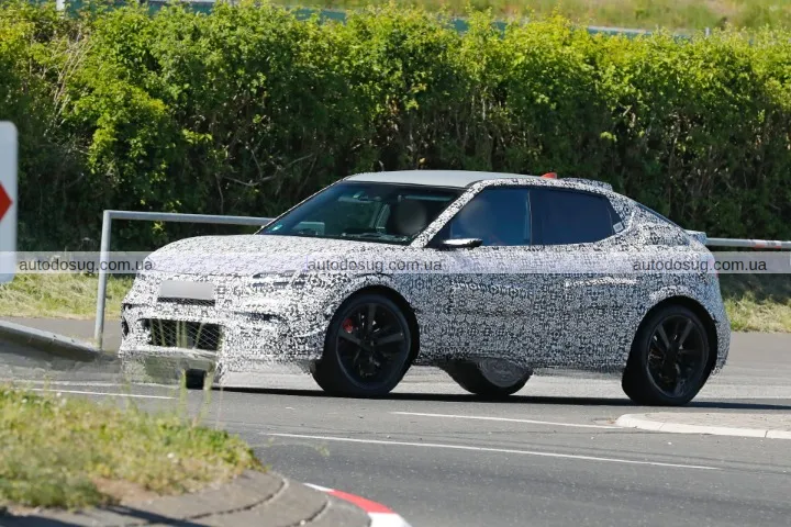 Genesis GV60 Magma виходить на трек і кидає виклик Porsche 911 GT3 RS