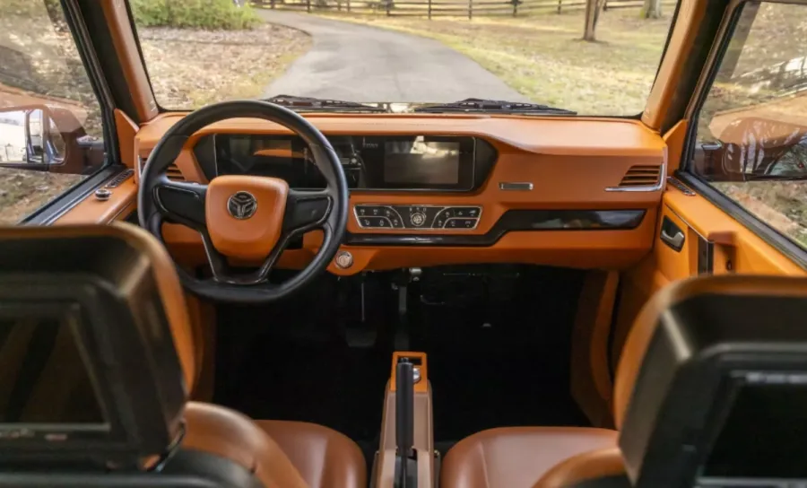 Гольф-кар у стилі Mercedes G-Class: 20 к.с., 4 екрани та ціна вища за Chevy Trax