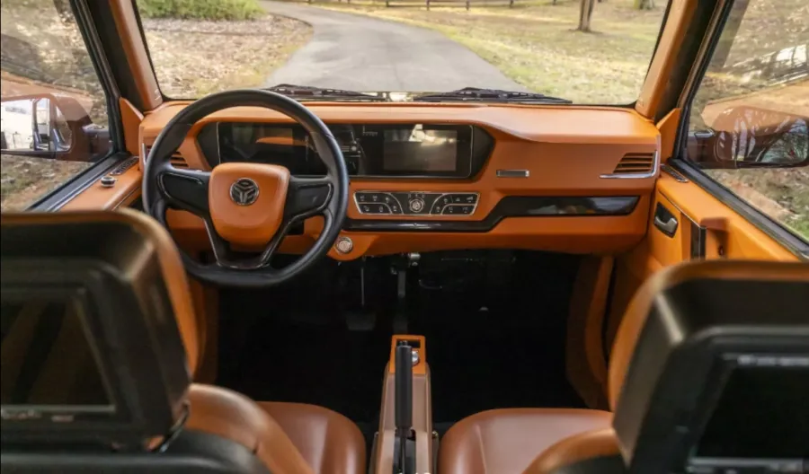 Гольф-кар у стилі Mercedes G-Class: 20 к.с., 4 екрани та ціна вища за Chevy Trax