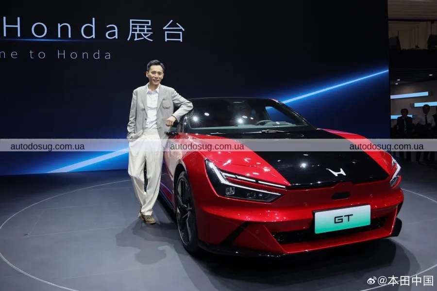 Honda презентує GT — електричний фастбек із шістьма дисплеями