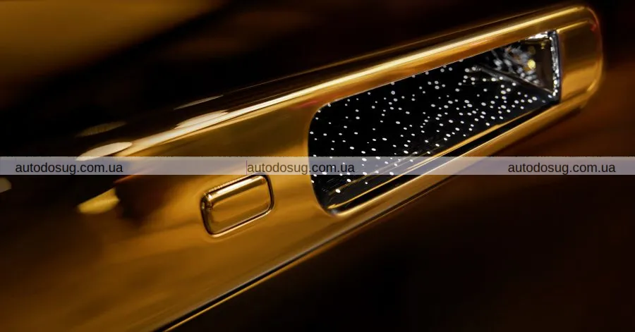 Huawei привертає натовпи до розкішного електроседана Luxeed EH3