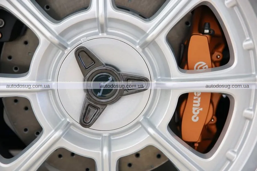 Італійська майстерність відроджує баркету Automobili Mignatta Rina з V8 і механікою