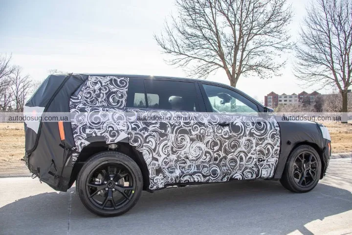 Jeep Cherokee 2027 року підгледіли на нових фото