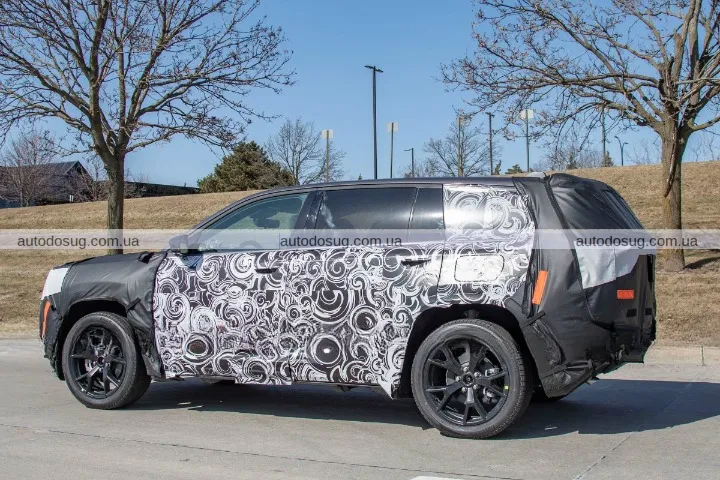 Jeep Cherokee 2027 року підгледіли на нових фото