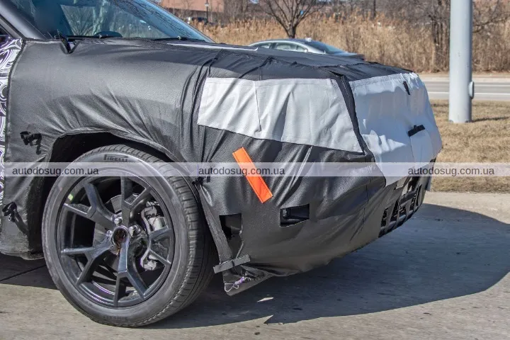 Jeep Cherokee 2027 року підгледіли на нових фото