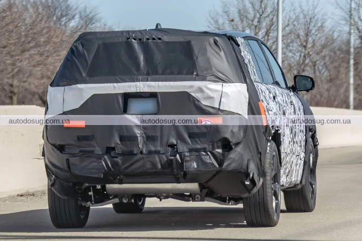 Jeep Cherokee 2027 року підгледіли на нових фото