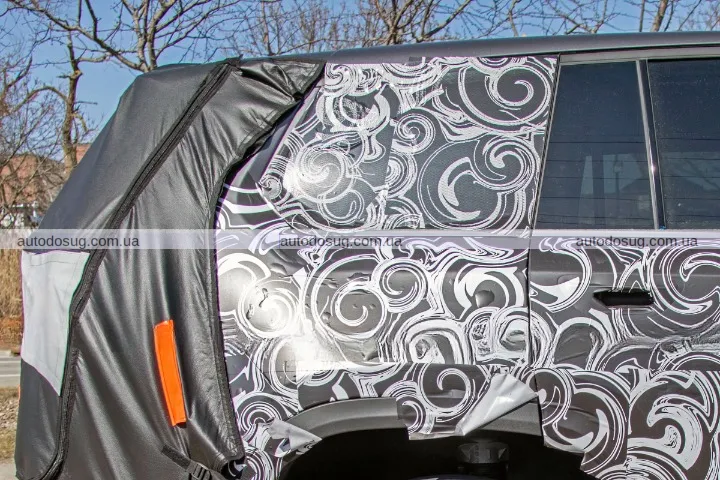 Jeep Cherokee 2027 року підгледіли на нових фото