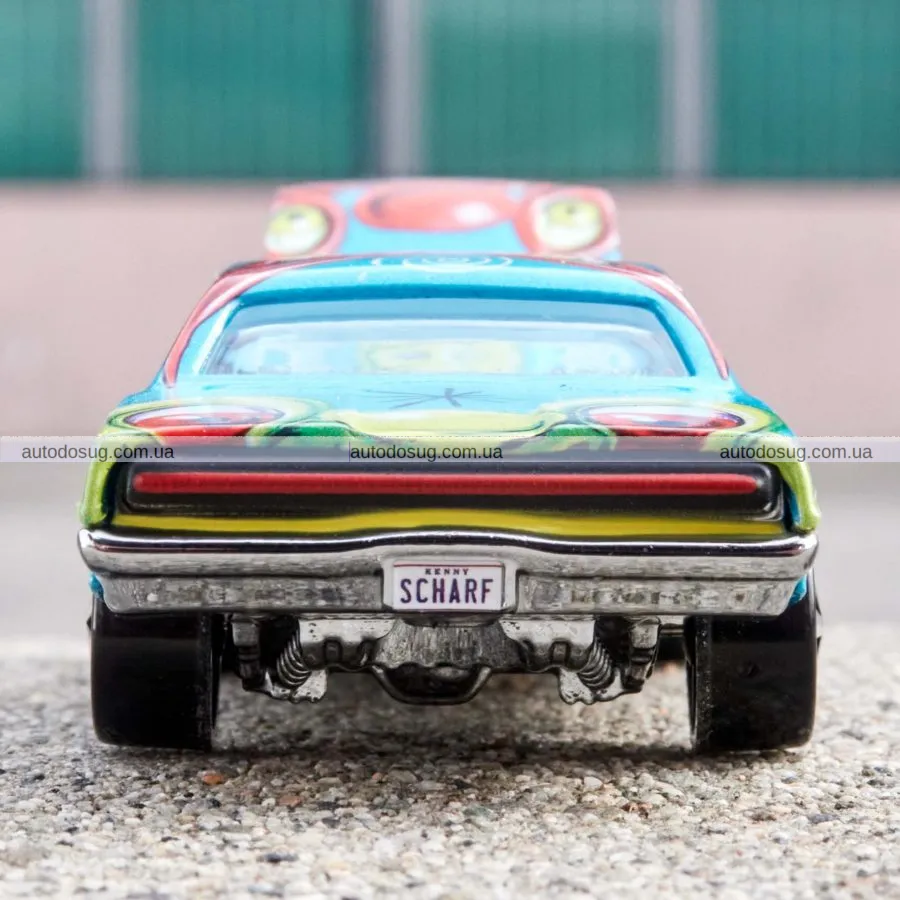 Кастомайзери перетворюють Ford Thunderbird на яскраву Hot Wheels-ікону