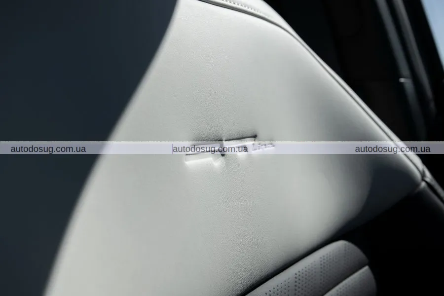 Kia EV4 2026 кидає виклик Tesla Model 3