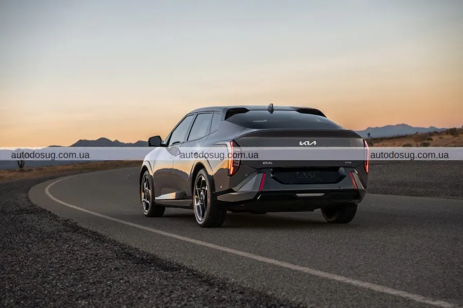 Kia EV4 2026 кидає виклик Tesla Model 3