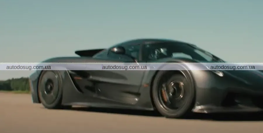 Koenigsegg Jesko розганяється до 359 км/год лише за пів милі