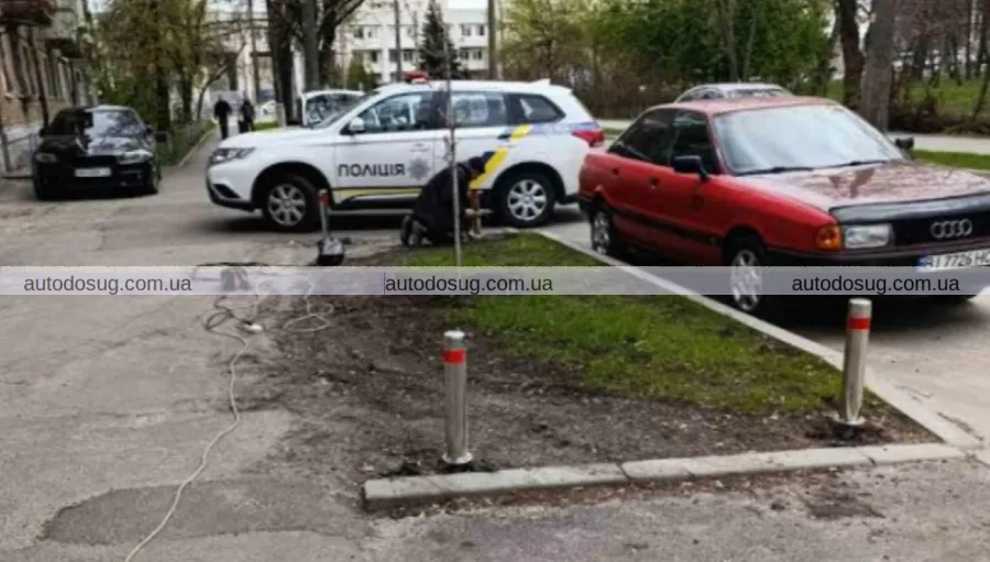 Київ активно бореться з паркуванням на газонах