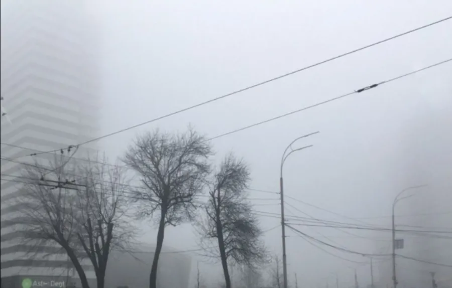 Київ уранці накрив густий смог: рівень забруднення повітря б