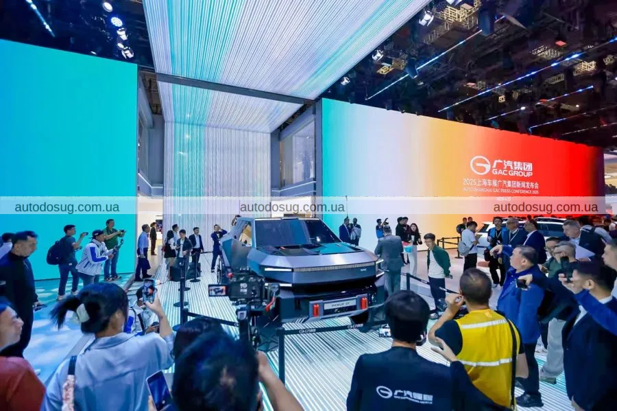 Китайський пікап схожий на Cybertruck та Hummer