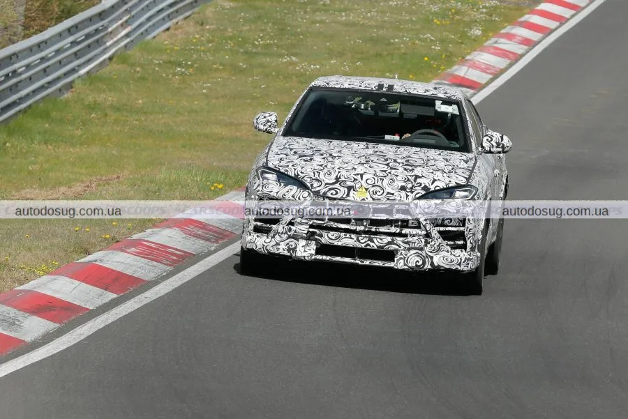 Lamborghini презентує оновлений гібридний Urus SE 2025