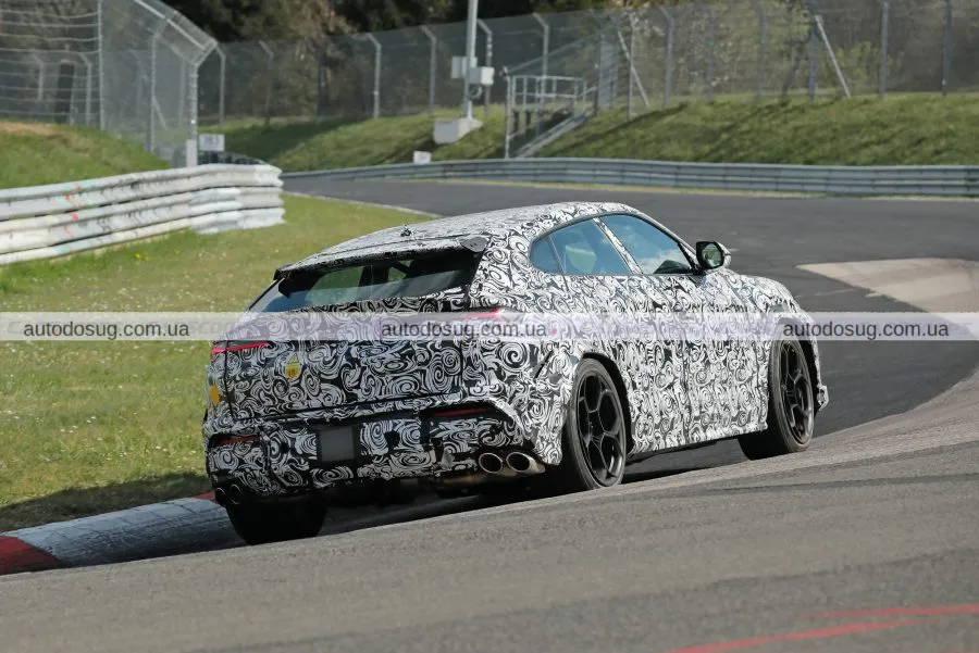 Lamborghini презентує оновлений гібридний Urus SE 2025